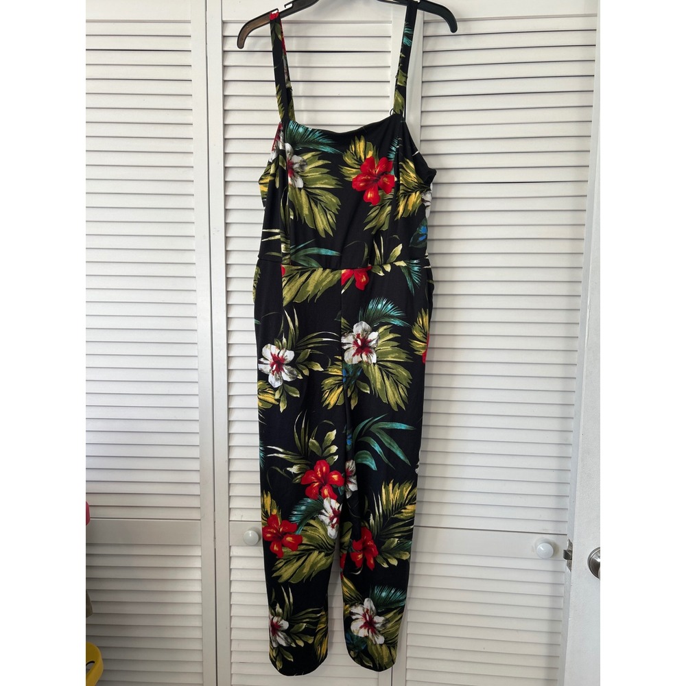 Vibe Sportswear Tropical Floral Print Smocked Jumpsuit‎ Plus Size 2X Cropped